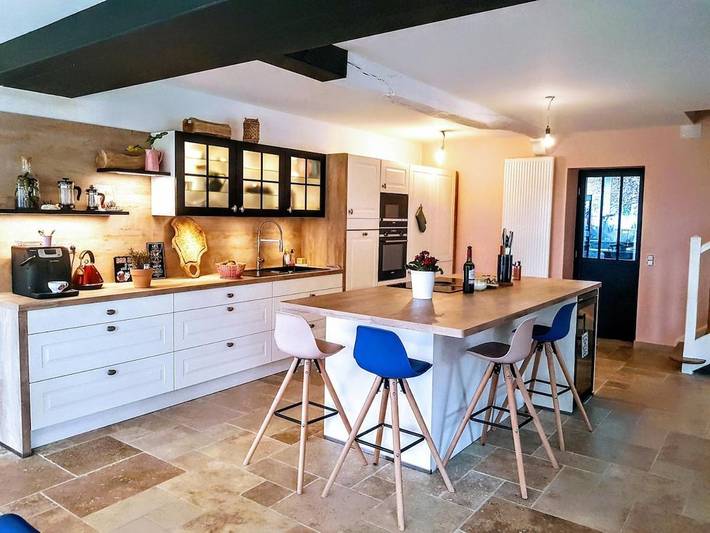 Location de vacances pour 8 personnes, avec jardin ainsi que vue et piscine, animaux acceptés à Jurançon - 4