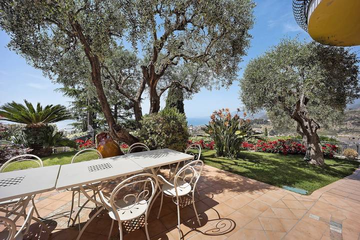 Ferienhaus für 12 Personen, mit Whirlpool und Garten in Imperia Provinz - 4
