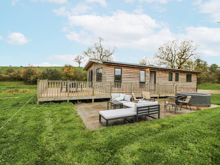 Lodge für 6 Personen mit Whirlpool in Staffordshire