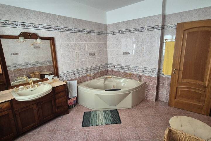 Villa für 10 Personen, mit Garten und Terrasse in Gemeinde Porlezza - 4