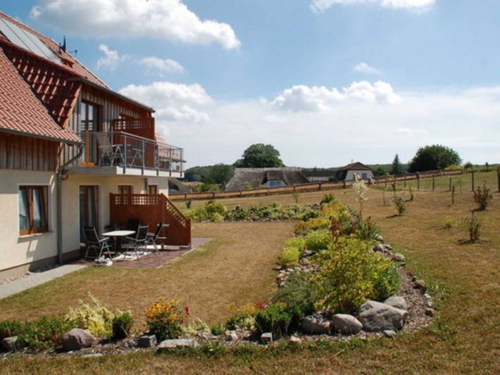 Ferienwohnung für 4 Personen, mit Balkon und Terrasse sowie Garten in Lohme - 2