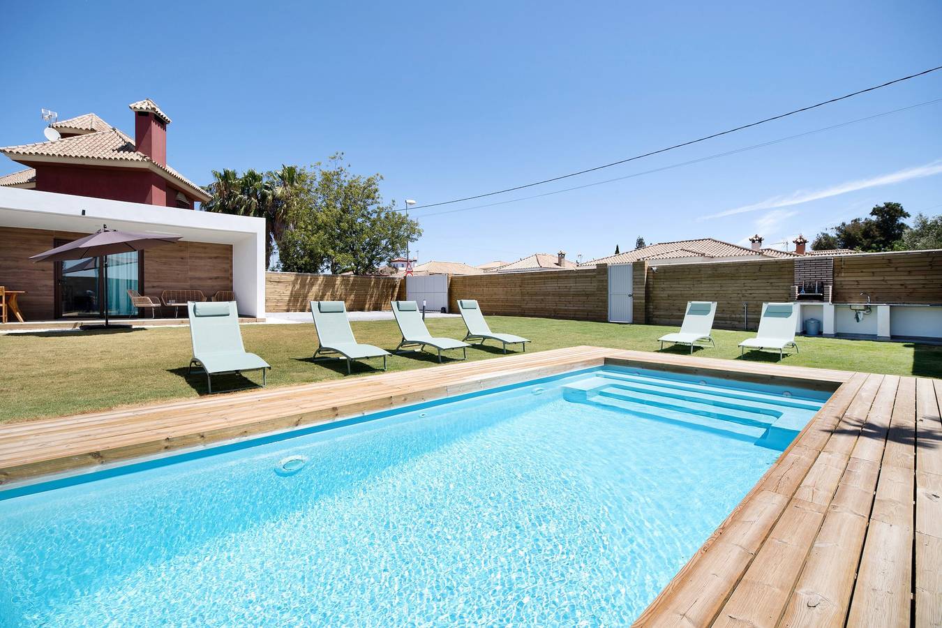 Holiday Home 'Forja Mayores De 25' with Private Pool, Wi-Fi and Air Conditioning in Chiclana de la Frontera, Costa de la Luz