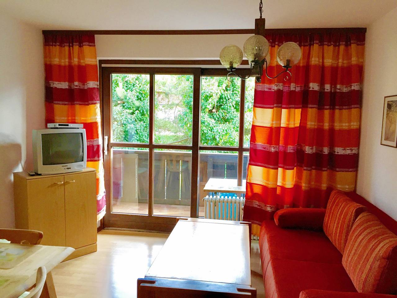 Ganze Ferienwohnung, Ciao-aschau Fewo Fey - Ferienwohnung 38 qm Wohn-/Schlafraum kombiniert und Balkon in Kampenwand, Aschau im Chiemgau