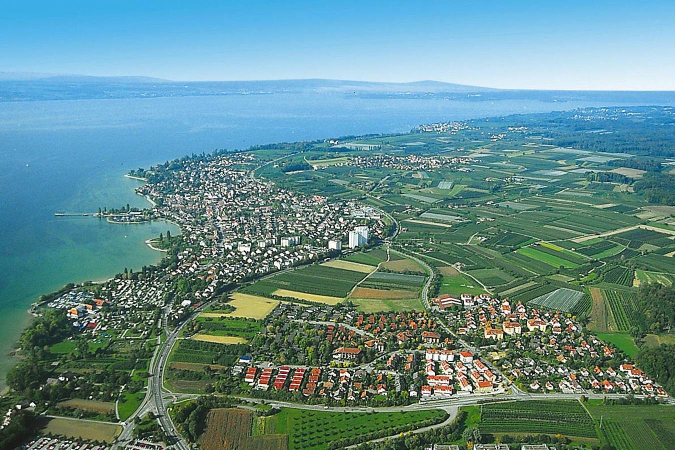 Ganze Wohnung, Ferienhaus am Bodensee mit Alpenblick in Immenstaad am Bodensee, Region Bodensee-Oberschwaben