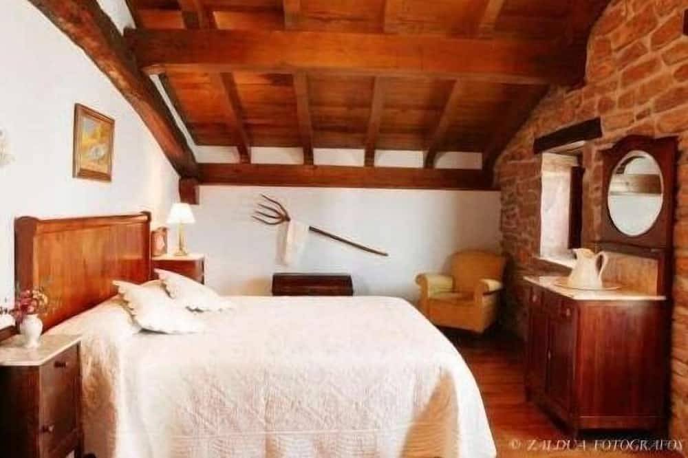 Rural house completely renovated in the Baztan valley in Azpilikueta, Baztan