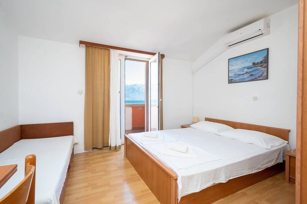 Ganze Wohnung, Studio Appartement am Strand Razanac (Zadar in Razanac, Zadar