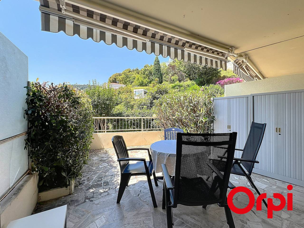 Entire studio, Menton apartment with pool and Wi-Fi in Menton, Nice region