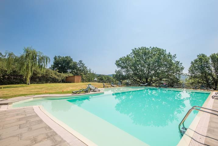Geheel appartement, Appartement 'Fortilizio Di Campiglia Il Pero' met gedeeld zwembad en terras in Rapolano Terme, Chianti