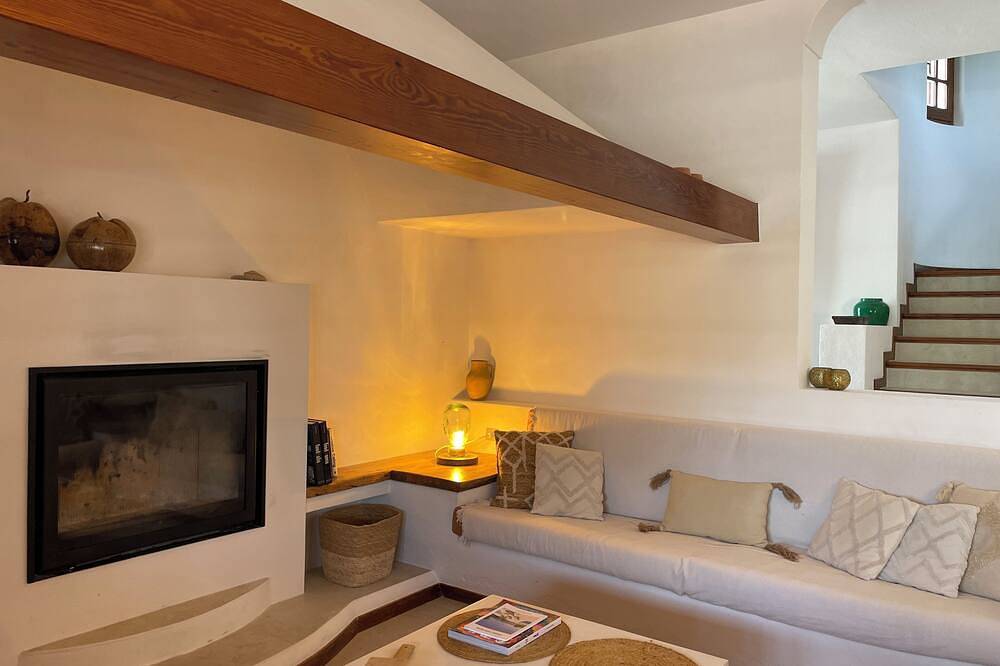 Authentic & spacious Villa with amazing pool in Santa Gertrudis de Fruitera, Santa Eulària des Riu