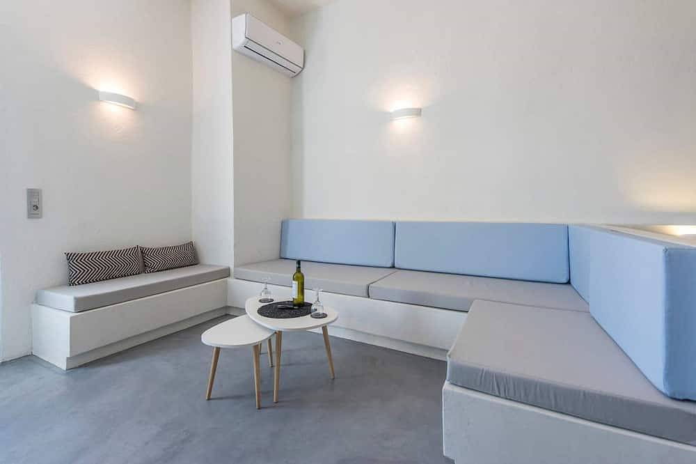 Entire apartment, Illusion Cave Suite (Sea View) in Firostefani, Thera