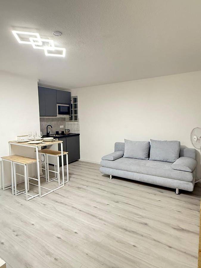 Ferienwohnung für 4 Personen, mit Balkon und Ausblick in Stuttgart