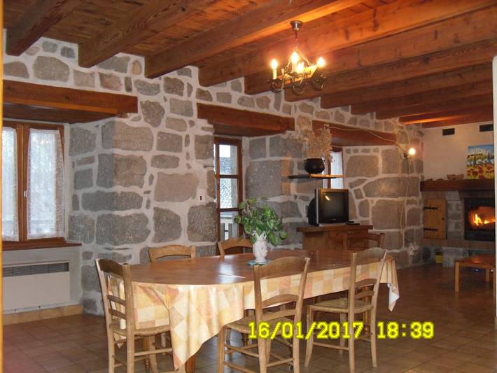 Gîte pour 5 personnes, avec balcon dans Massif central - 2