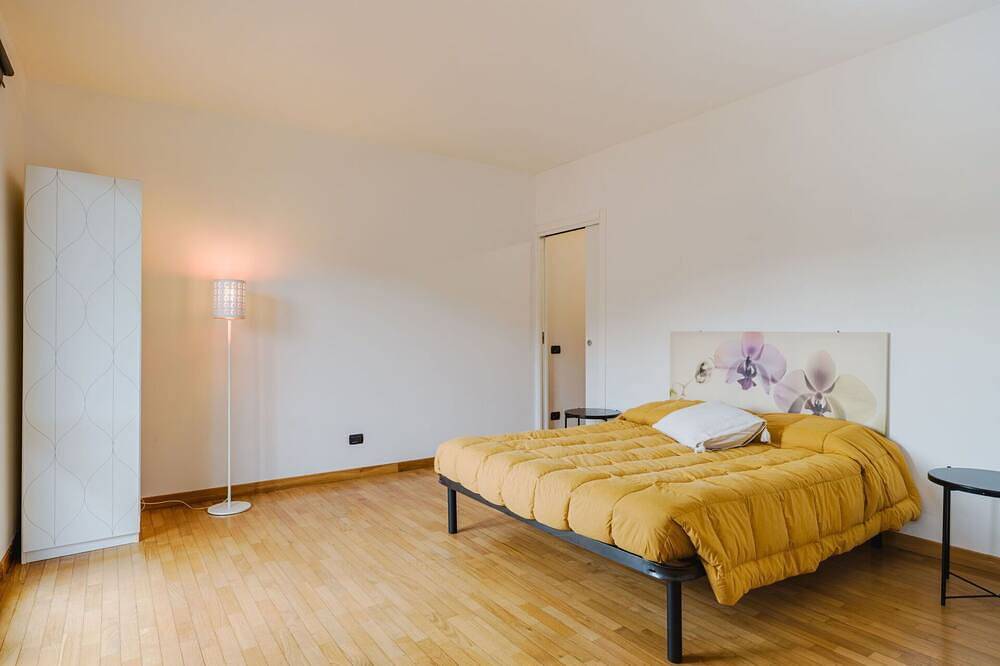 Ganze Wohnung, Gemütliche Wohnung für 2 Gäste mit Tv und Terrasse in Massarosa, Italienische Riviera