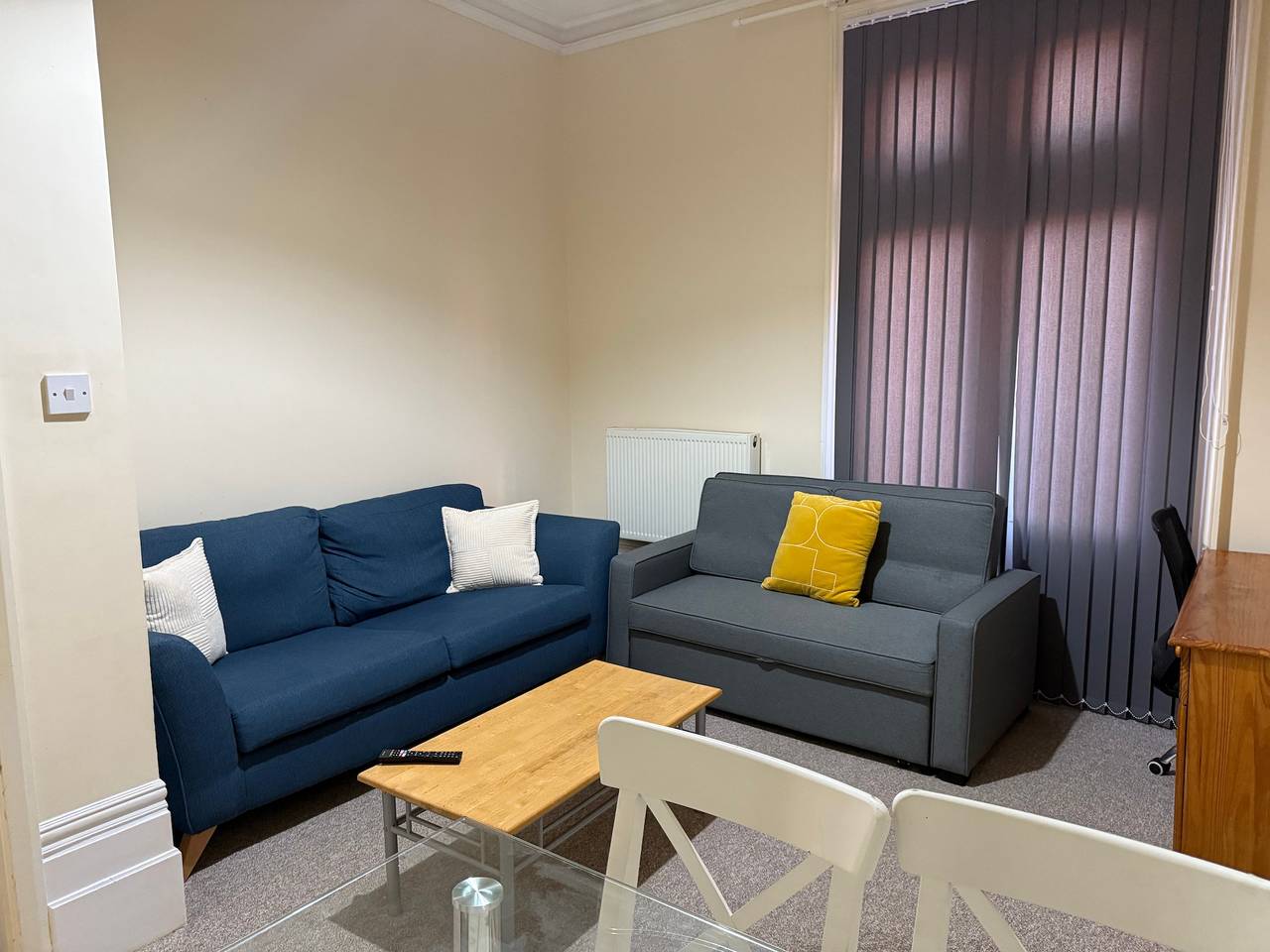 Entire holiday apartment, 1 Bed Flat - Sleeps 5 - Parking - Wifi in Leicester, Heart of England