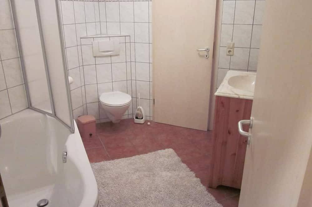 Ganze Wohnung, Große Nichtraucherwohnung mit eigenem Eingang inmitten des Hochschwarzwaldes in Grafenhausen, Südschwarzwald