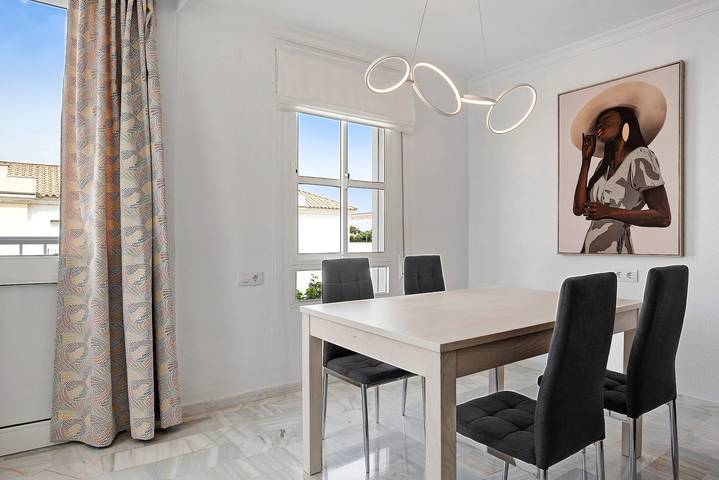 Entire apartment, Holiday Apartment 'Brisas Del Mar' with Mountain View, Open Terrace and Wi-Fi in Benalup-Casas Viejas, Costa de la Luz