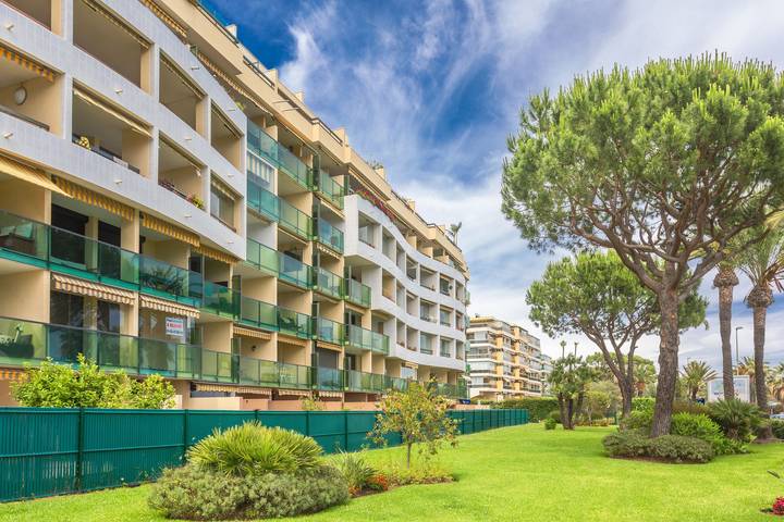 Geheel appartement, London Cannes, zeezicht in Cannes, Massif de l'Esterel