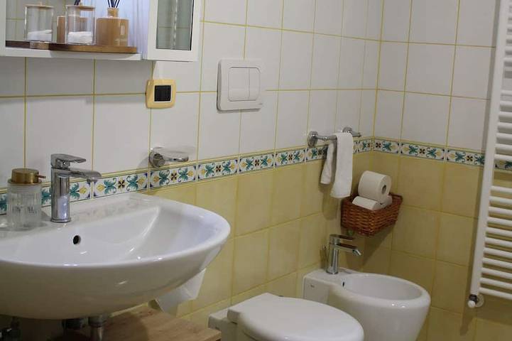 Gîte pour 4 personnes, avec jardin et terrasse à Erchie - 3