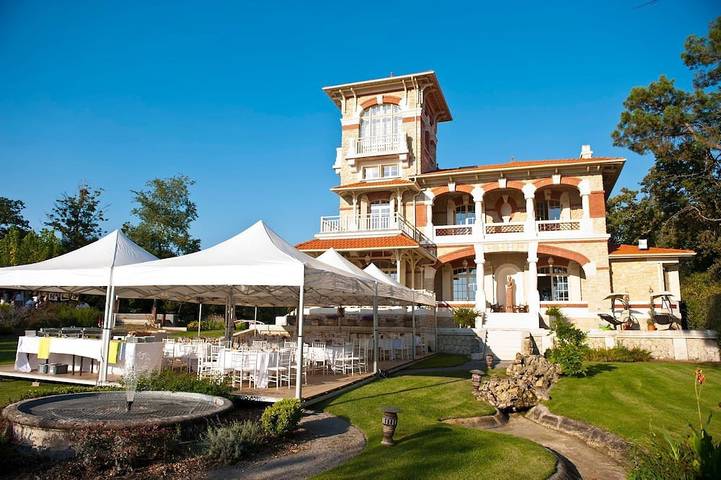 Villa pour 15 personnes, avec jardin ainsi que jacuzzi et balcon à Lanton