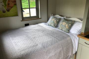 Glamping for 2 People in Bransgore, New Forest National Park, Photo 1