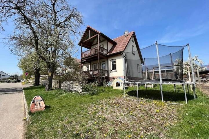 Ferienhaus für 7 Personen, mit Balkon und Garten in Aalen