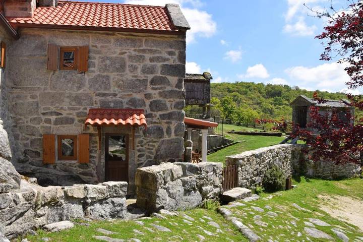 Apartamento para 6 personas, con Balcón y Terraza además de Jardín y Vistas en La Lama
