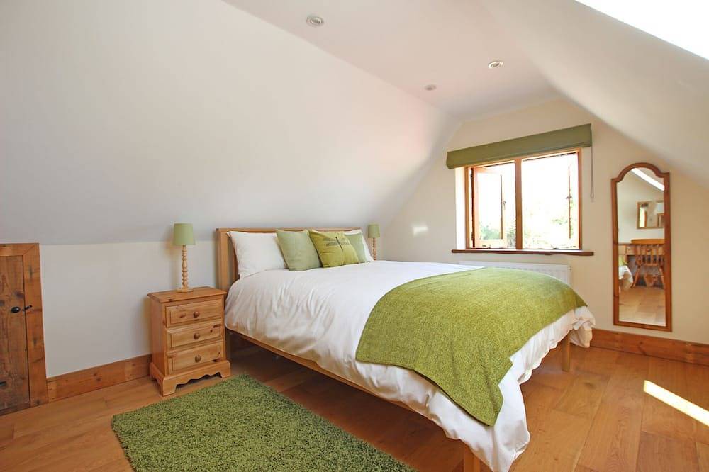 The Stable - Beautifully Converted Cottage in Rural Setting Near Tenterden in Tenterden, Ashford region