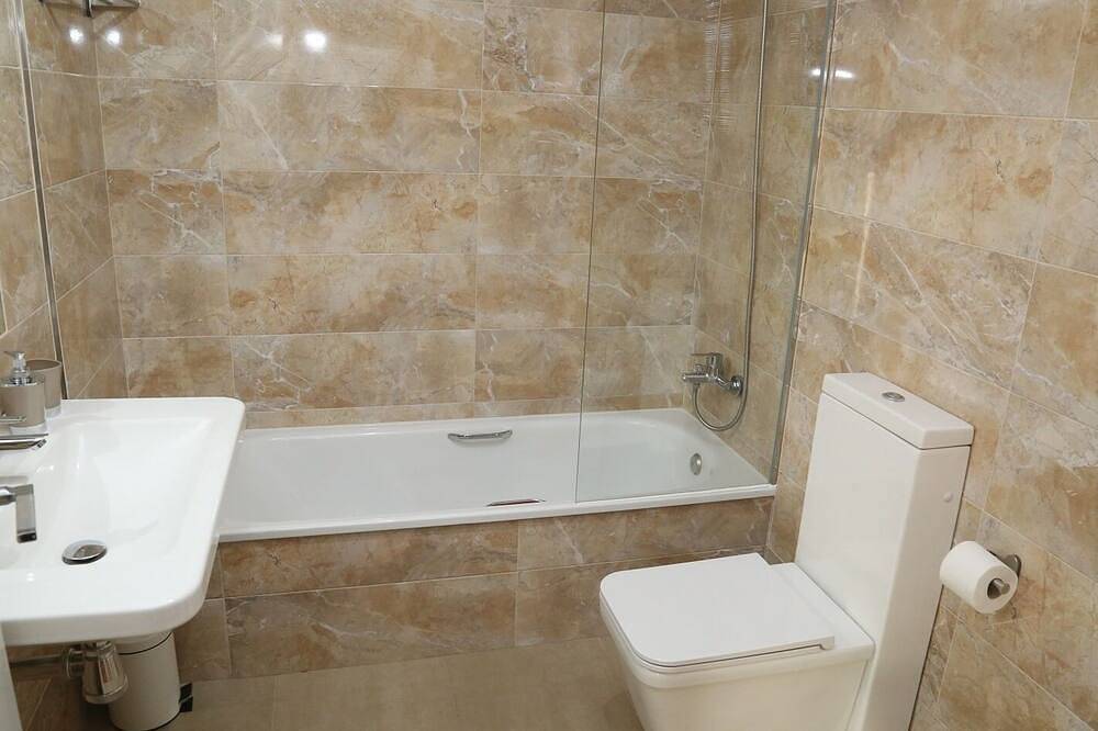 Entire apartment, Apartamento Turistico Puente Romano P2 in Salamanca, Salamanca Province