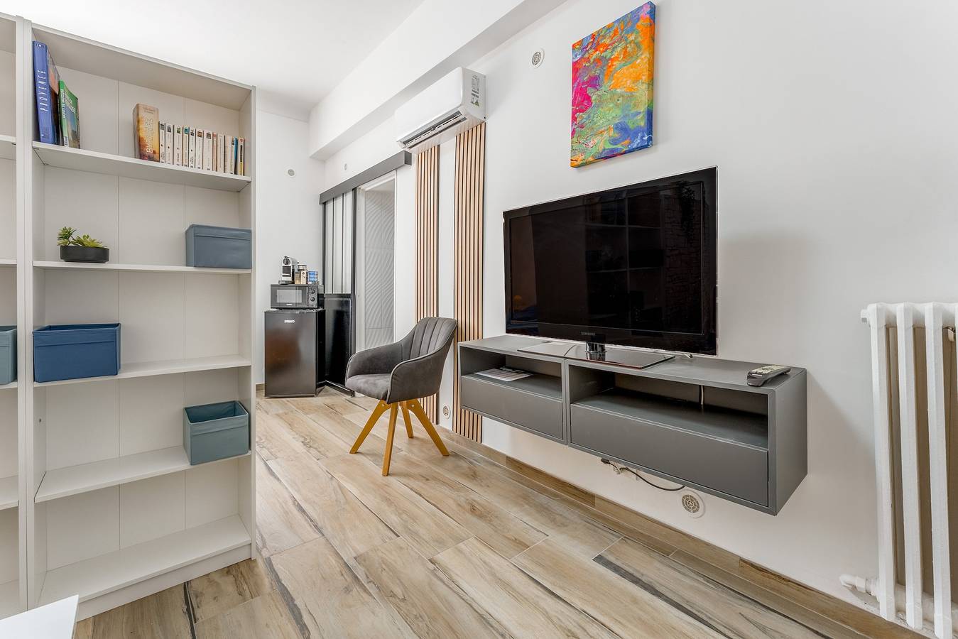 Studio entier, Studio neuf aux portes des Alpilles, piscine et grand jardin in Les Paluds de Noves, Noves