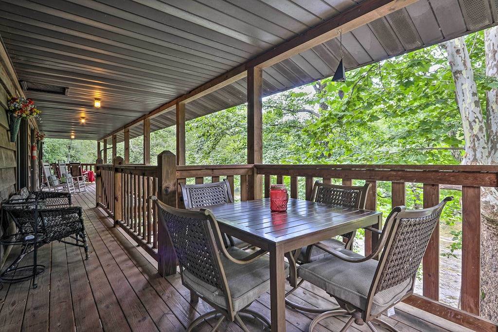 Ganze Wohnung, Fire Pit & Deck! Cozy Smoky Mtn Retreat on River in Townsend, Blount County