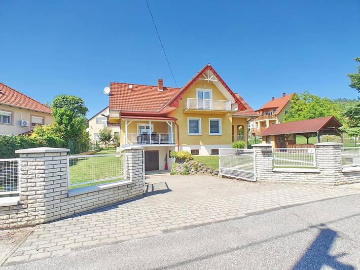 Ferienhaus für 9 Personen, mit Ausblick und Garten, mit Haustier - 1
