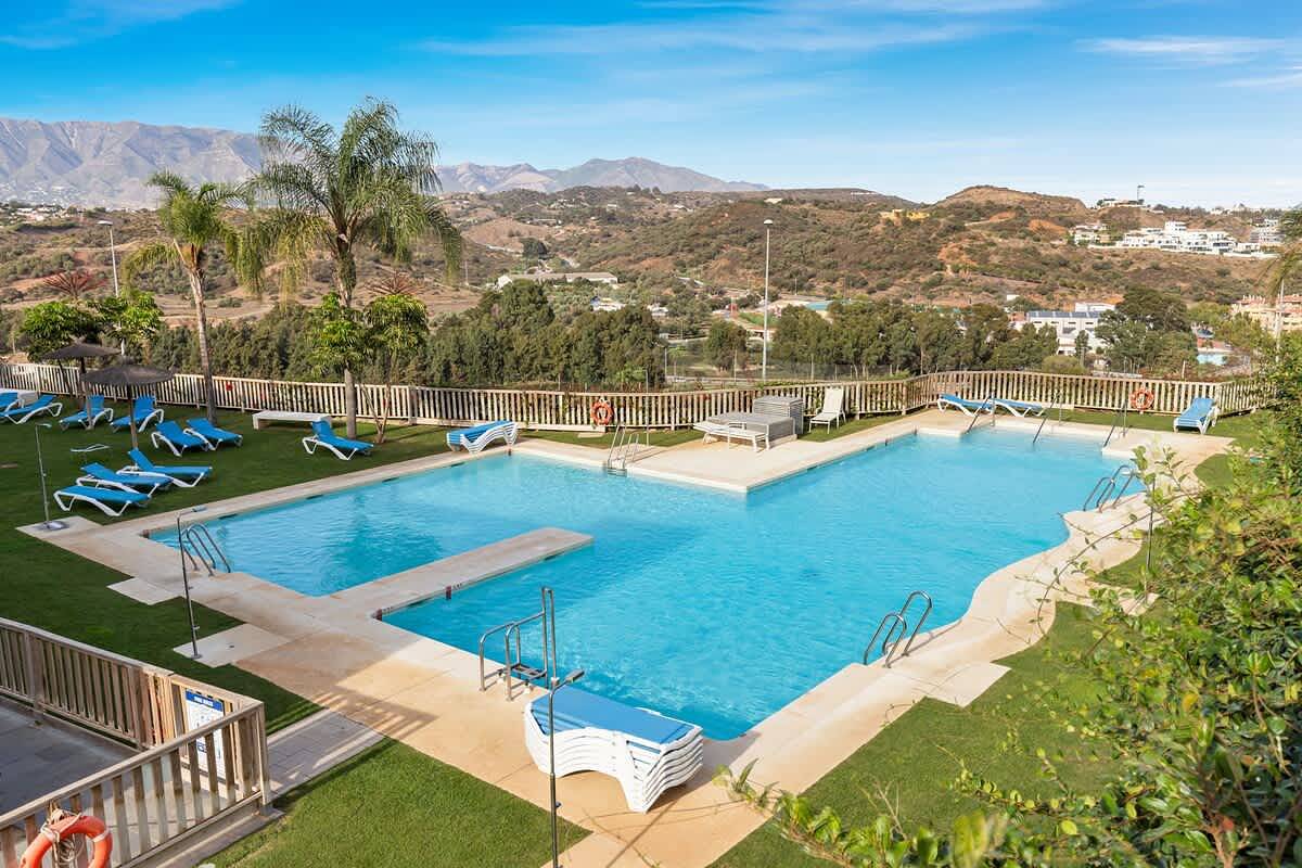 Entire apartment, Casa Banderas Pool & Gym by Costarentals in La Cala de Mijas, Mijas