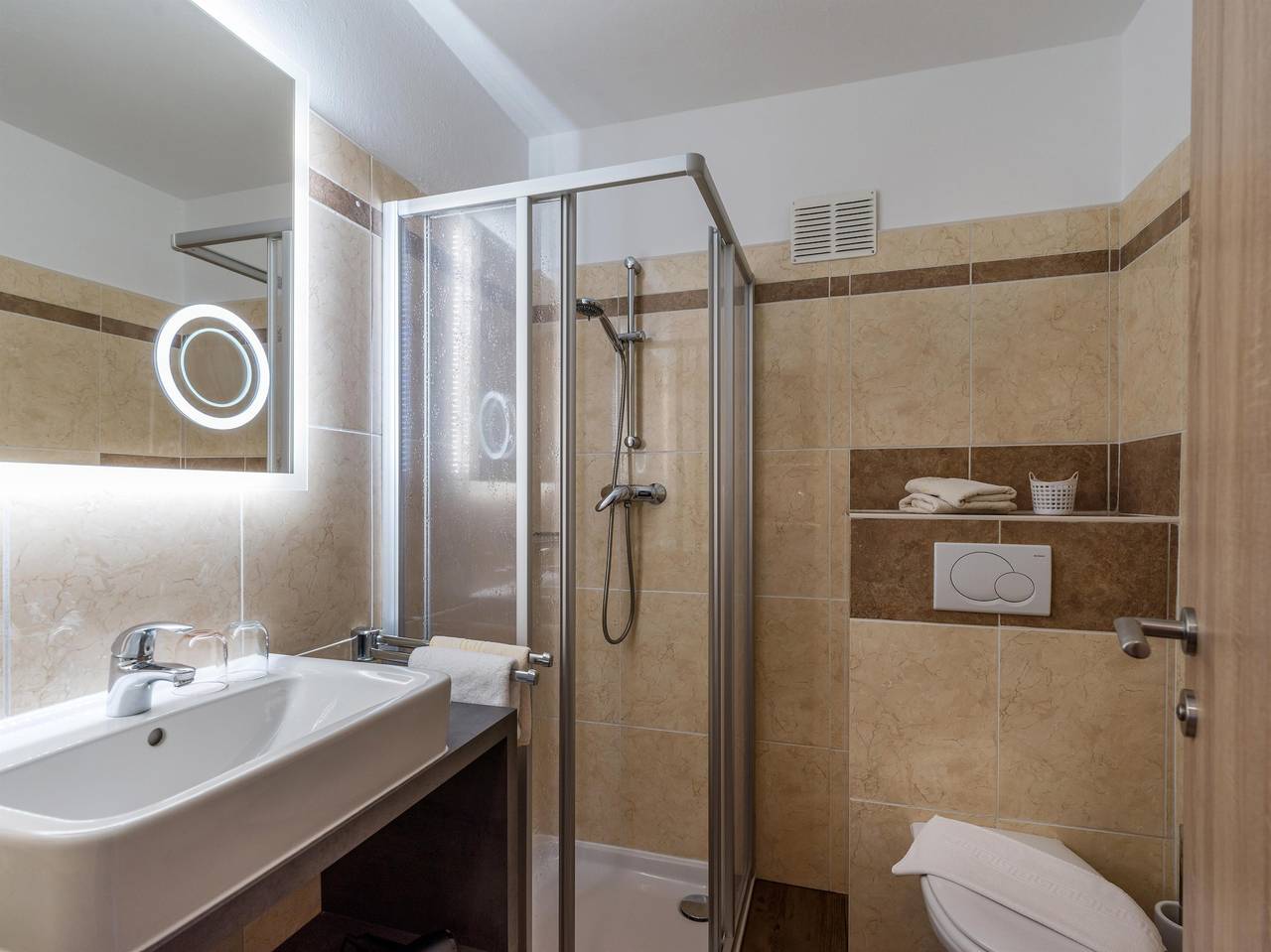 Ganze Ferienwohnung, Appartment Bergsee in Maurach, Eben am Achensee