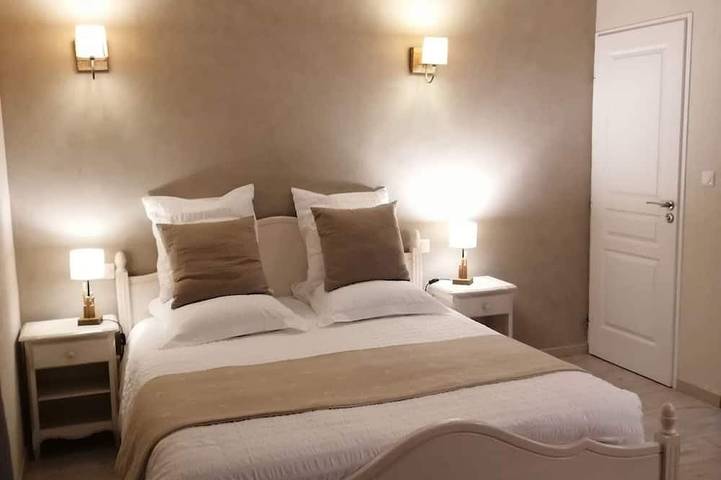 Maison d’hôte pour 2 personnes, avec jardin et piscine ainsi que sauna et jacuzzi à Vogüé - 2