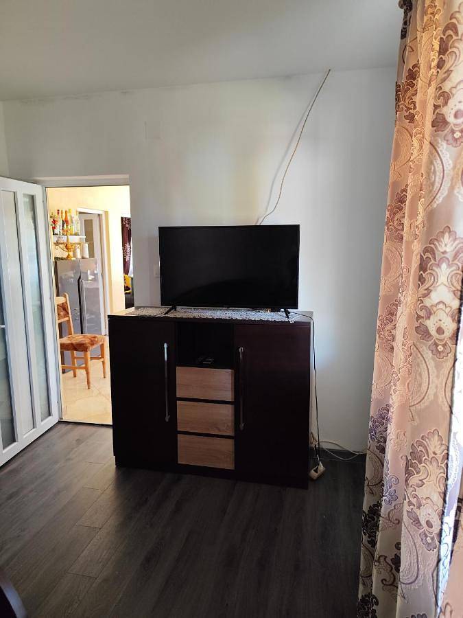 Gîte pour 5 personnes, avec Jacuzzi et Terrasse ainsi que Jardin et Vue dans Breb - 4