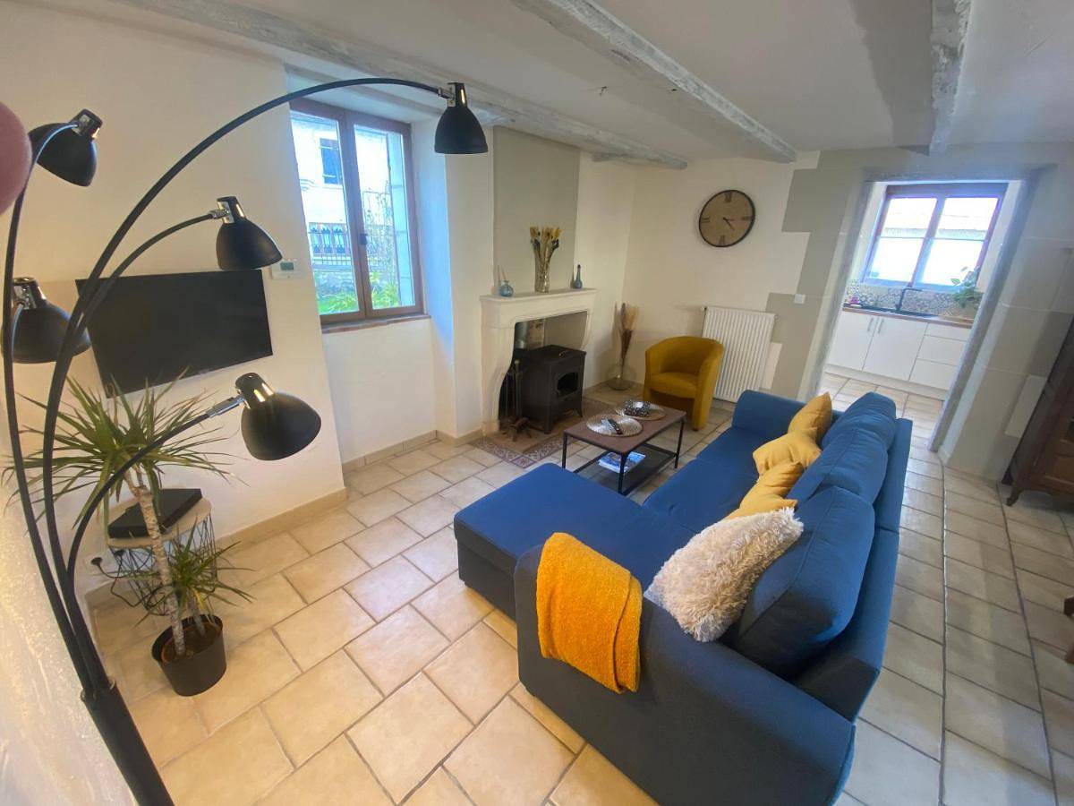 Villa des fleurs in Nueil-sous-Faye, Vienne (France)