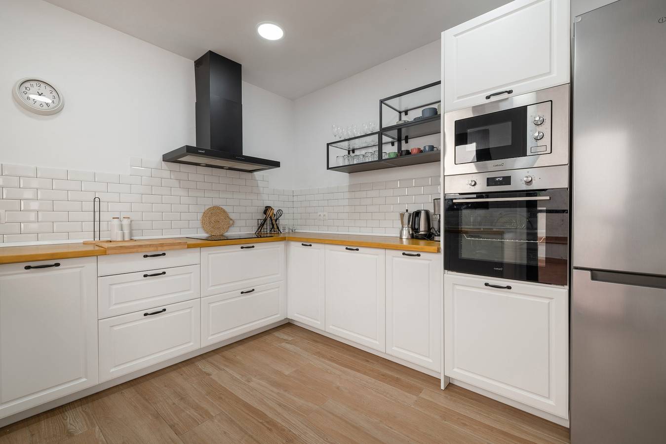 Apartamento entero, Apartamento 'Les Carolines' con terraza privada, Wi-Fi y aire acondicionado in Tierras del Ebro, Delta del Ebro