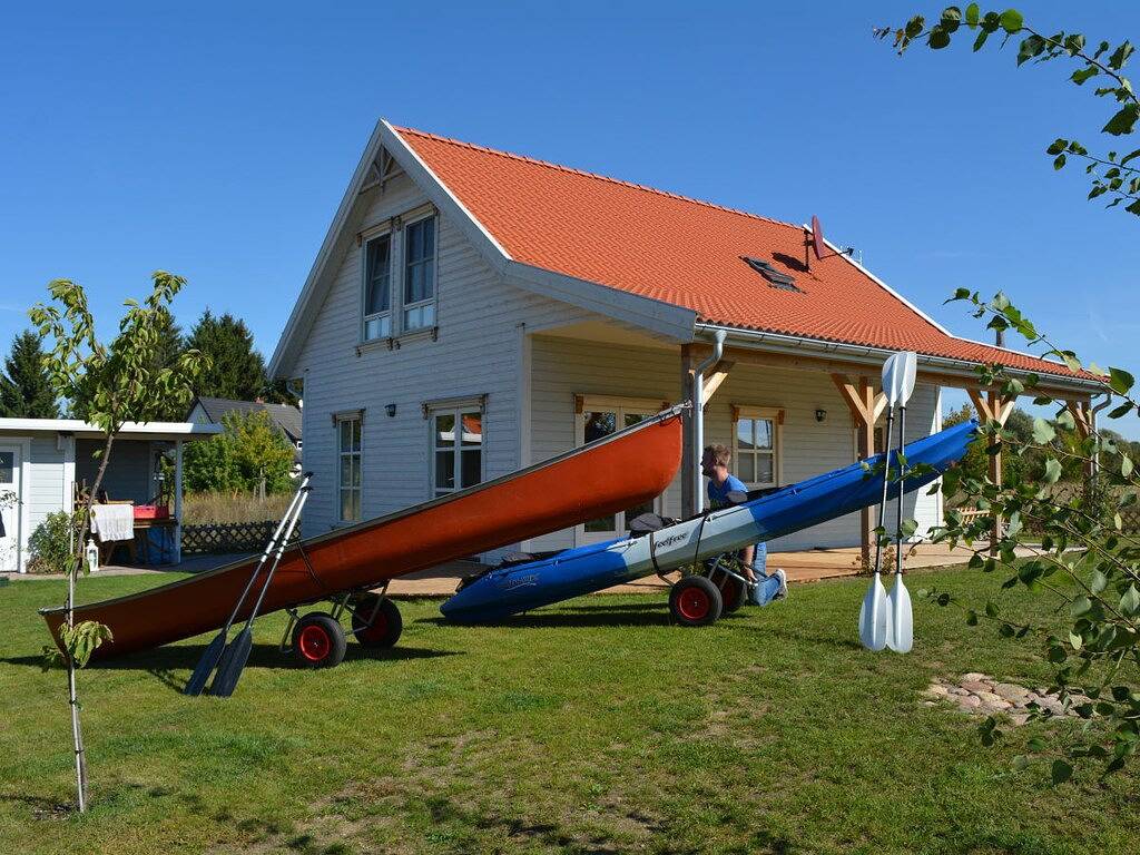 Ferienhaus in Warin mit Schwimmbecken in Warin, Nordwestmecklenburg (Wismar und Umgebung)