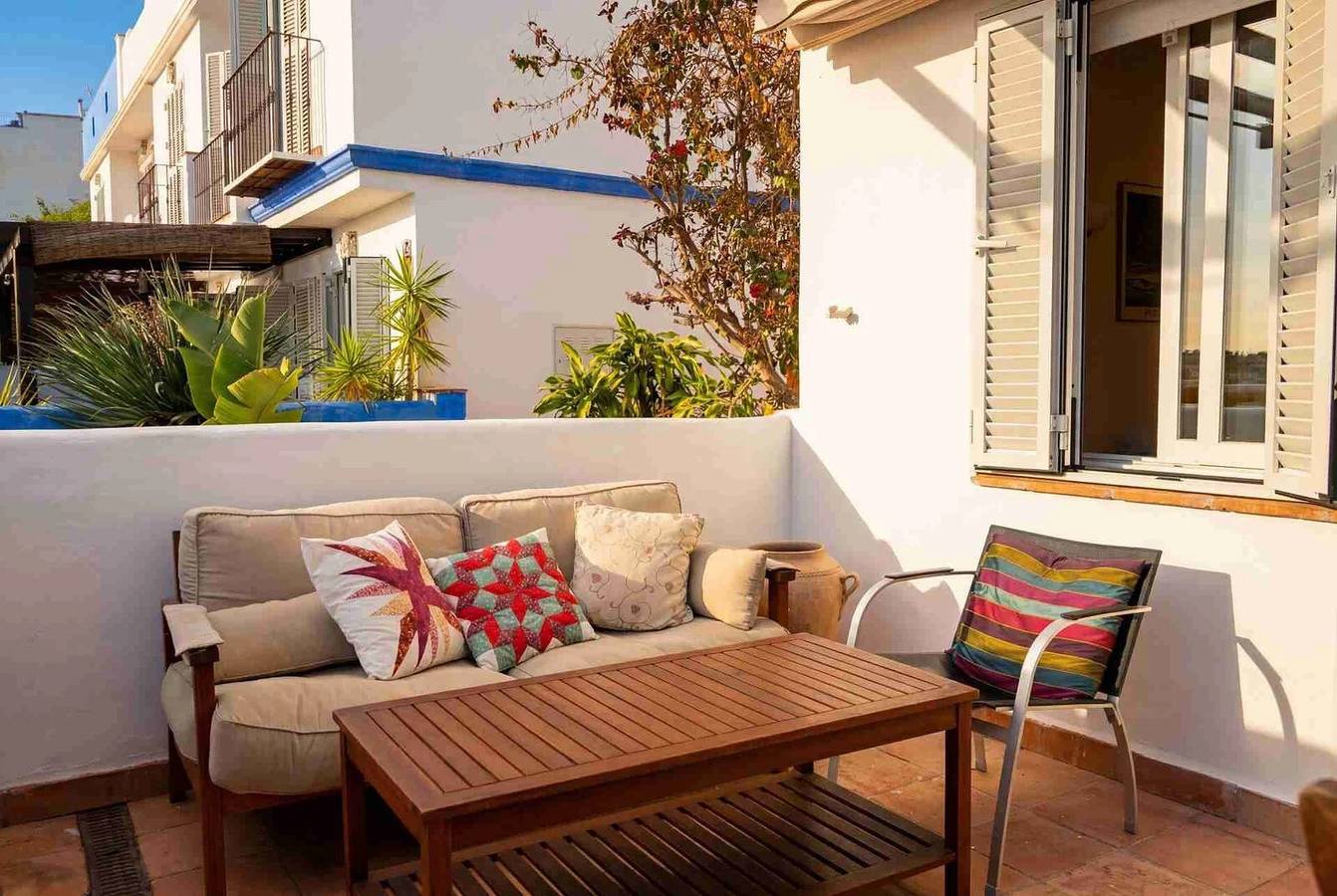 Appartement entier, Appartement "Oasis Quitapenas" Arroyo Marinos avec piscine, terrasse partagée et Wi-Fi in Playa San Cristobal, Almuñecar