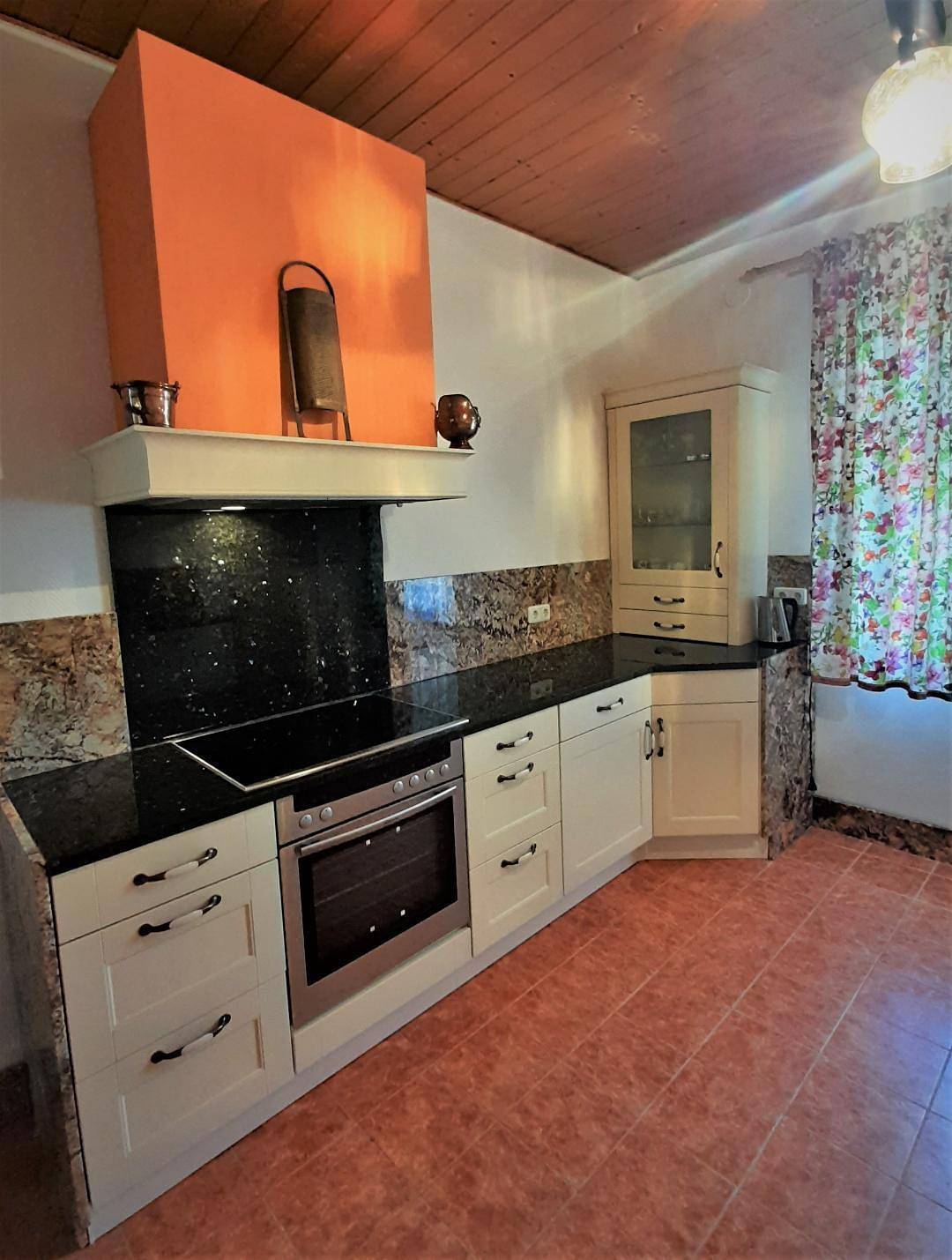 Ganze Ferienwohnung, Ferienwohnung mit großer Küche und Garten in Werdau, Chemnitz und Umgebung