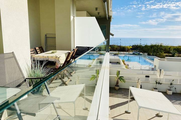 Ferielejlighed for 6 personer, med pool og balkon - 1