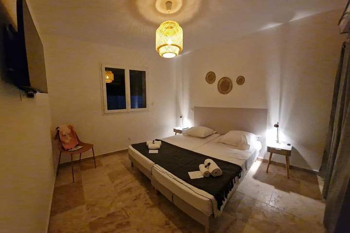 Location de vacances pour 5 personnes, avec terrasse et piscine à Prunelli-di-Fiumorbo - 2