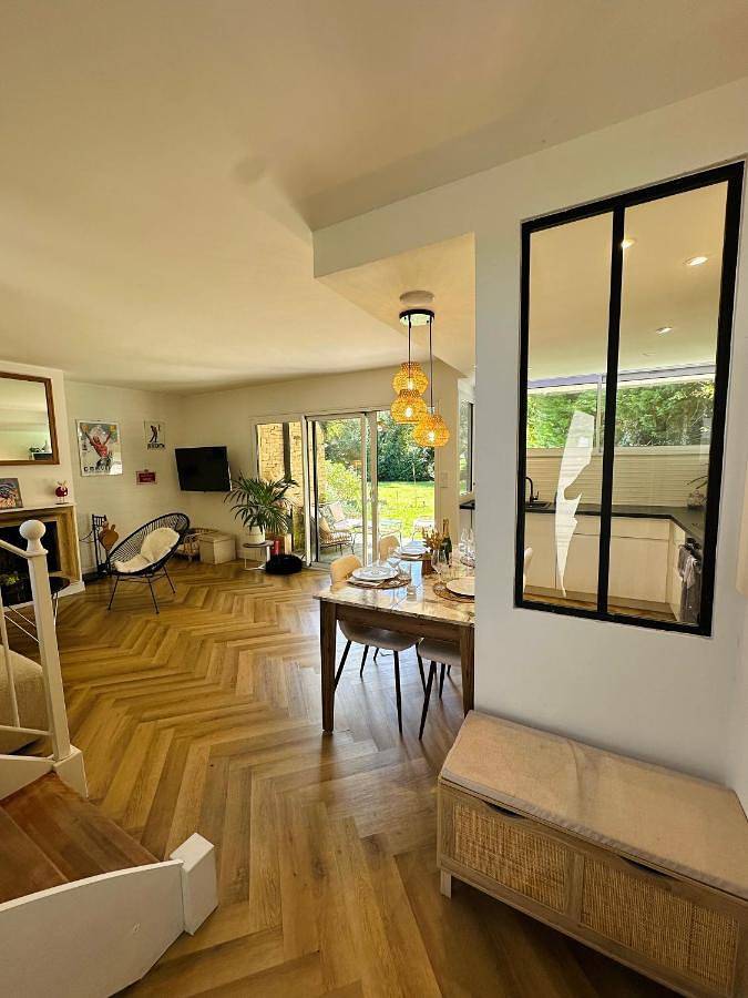 Location de vacances pour 6 personnes, avec Terrasse et Jardin ainsi que Piscine et Vue à Saint-André-des-Eaux - 3