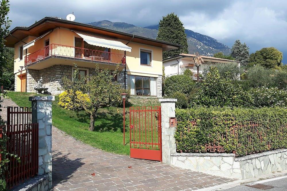 Romantische Villa mit traumhafter Aussicht auf den Gardasee in Maderno, Toscolano-Maderno