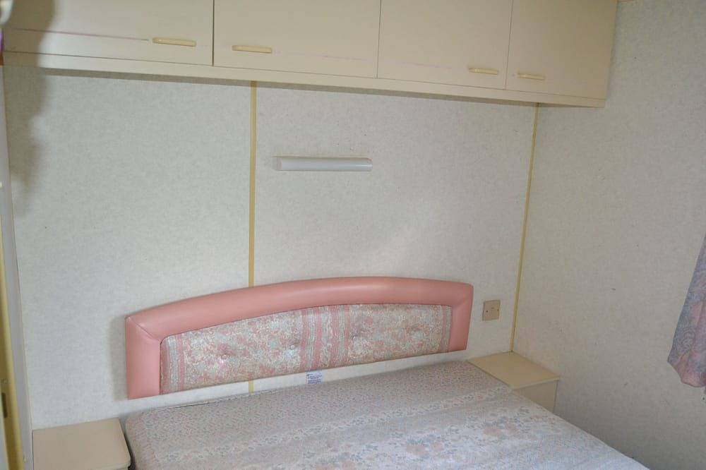 Self-catering mobile home in Saint-Romain, Charente