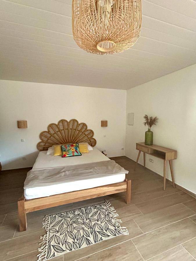 Hôtel pour 2 personnes, avec terrasse et piscine ainsi que jacuzzi et jardin