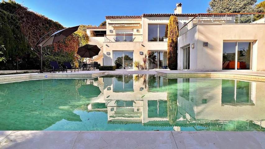 Villa voor 8 personen, with zwembad and tuin as well as uitzicht in Nice