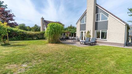 Ferienhaus für 4 Personen, mit Whirlpool und Terrasse sowie Garten, mit Haustier in De Koog