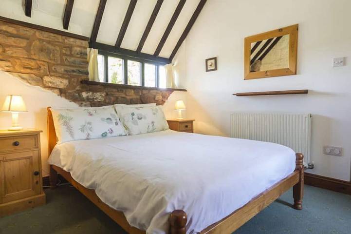 Charmant chalet de 2 chambres dans la belle campagne du Devon, une piscine intérieure et un sauna in Huntsham, Devon