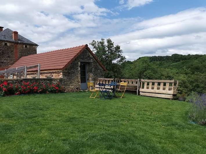 Location de vacances pour 2 personnes, avec vue et jardin à Paulin - 3